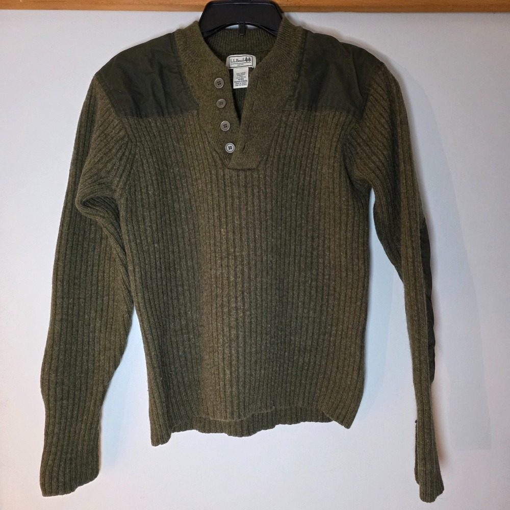 Vintage LL Bean Men's Sweater 100% Wool Size M Army Military Winter Cozy Layers